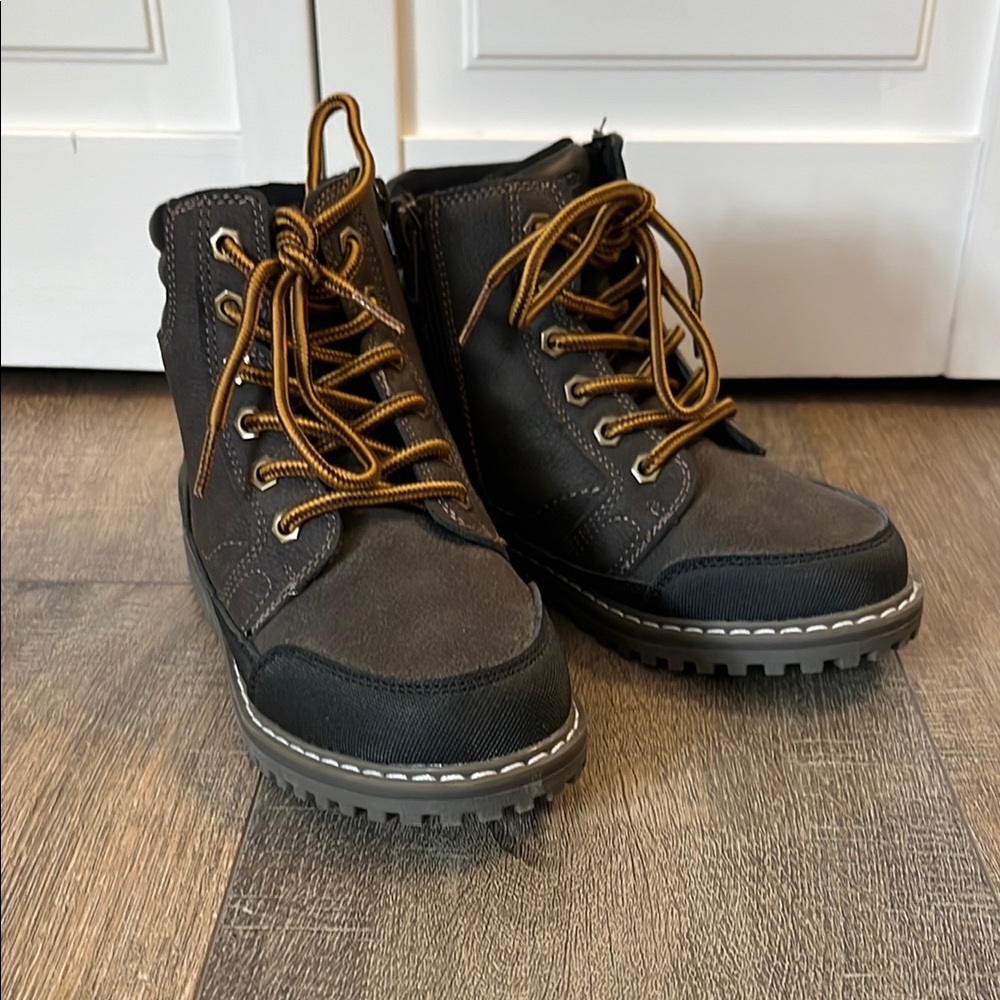 Eddie Bauer Kids Dark Gray and Tan Lace-Up Ankle Boots